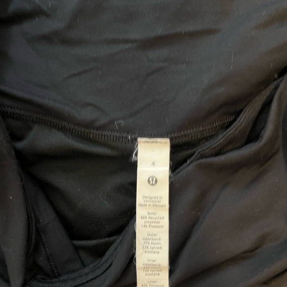 Lululemon black speed up shorts - Picture 3 of 3